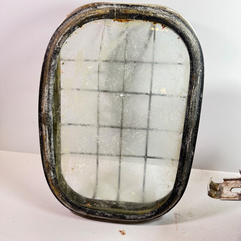 Space X Starship 34 - Recovered ENGINE BAY LIGHT - Flight 8