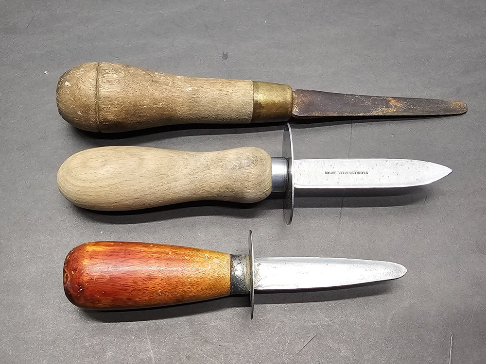 3 Vintage Wood Handle Short Daggers