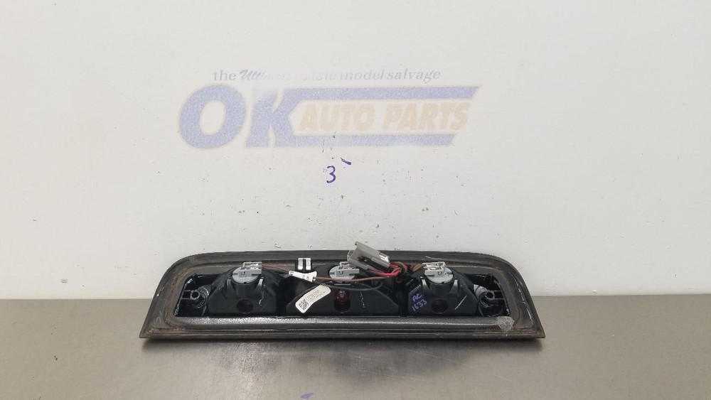 16 CHEVY SILVERADO 2500 HIGH MOUNTED STOP LIGHT