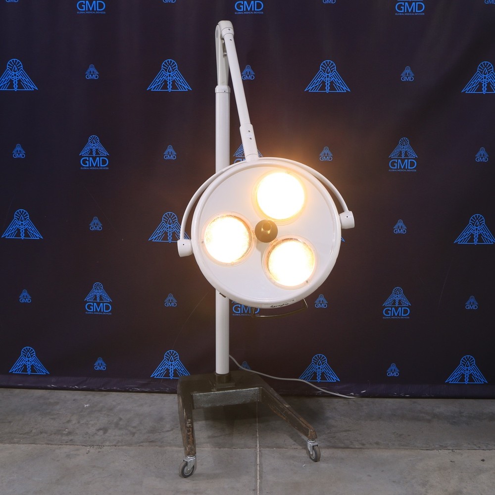 Skytron Infinity IN19 Surgical Light