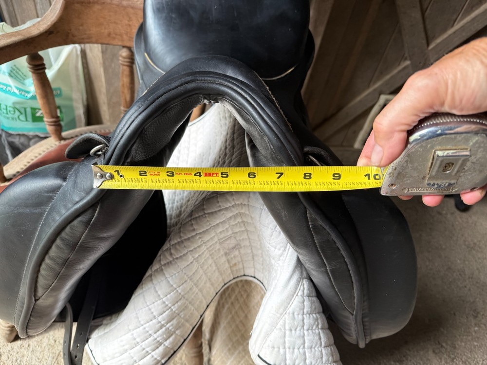 N2 Dressage Saddle