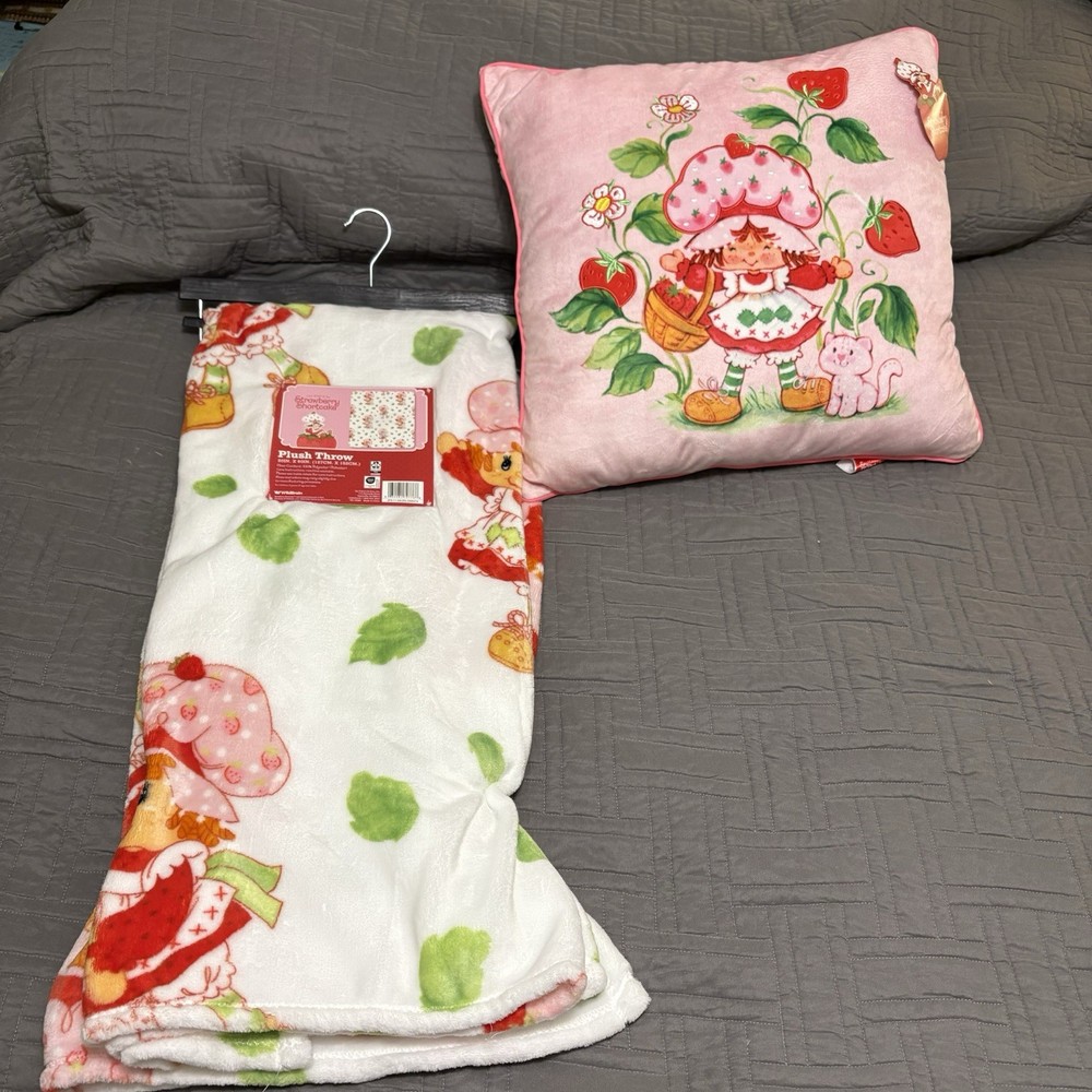 Strawberry Shortcake & Custard Throw Blanket And Pillow Bundle New