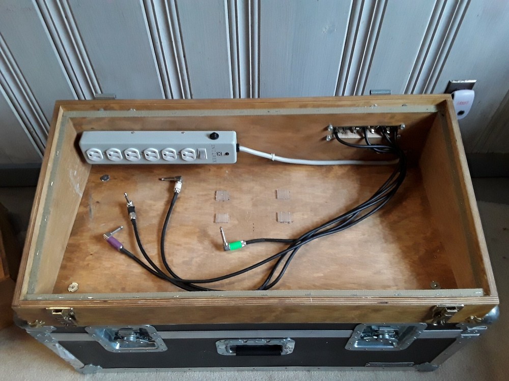 Custom Pedalboard Anvil case
