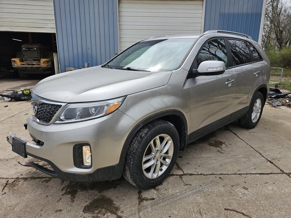 SORENTO 2015 Headrest 2450006