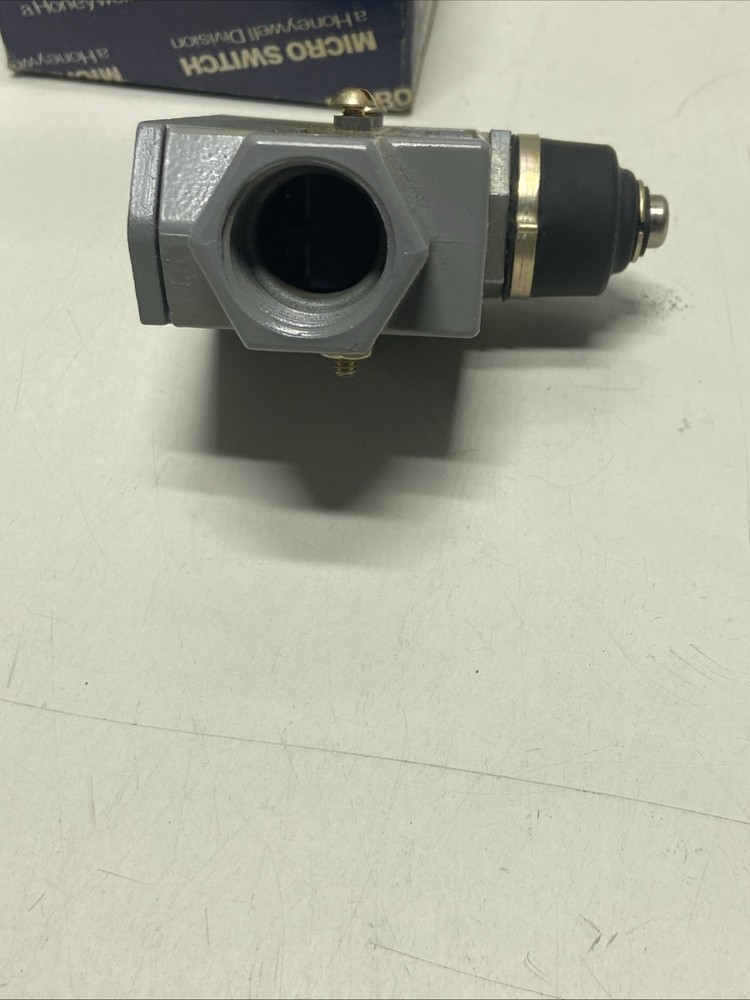Honeywell Micro switch DTE6-2RN *Used*