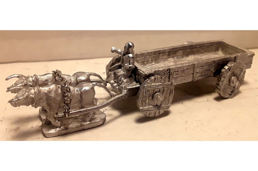 15mm Fantasy Large Wagon with Bulls & Solid Wheels (Small)