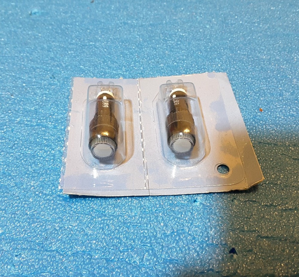 IDEC AP8M122WNP PILOT LIGHT, 2 PCS