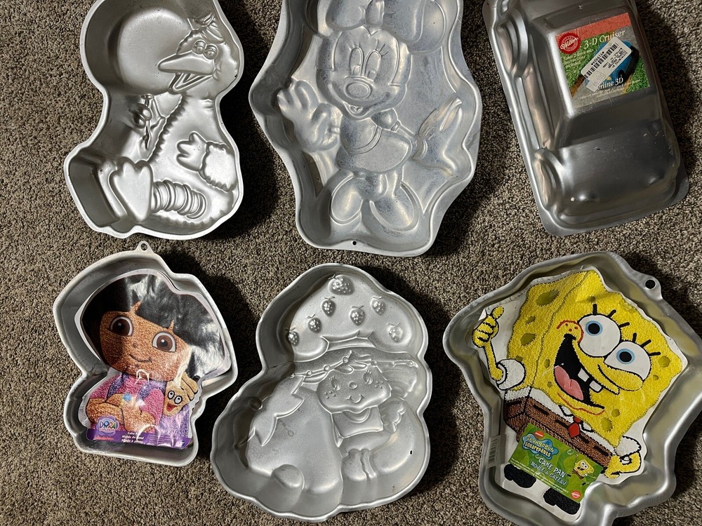 Set Of 6 Cake Pan Molds