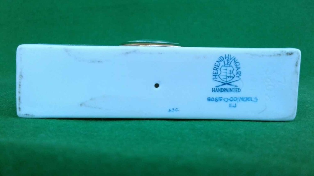 HEREND - NOEL - PORCELAIN QUARTZ MANTLE CLOCK - BOXED.