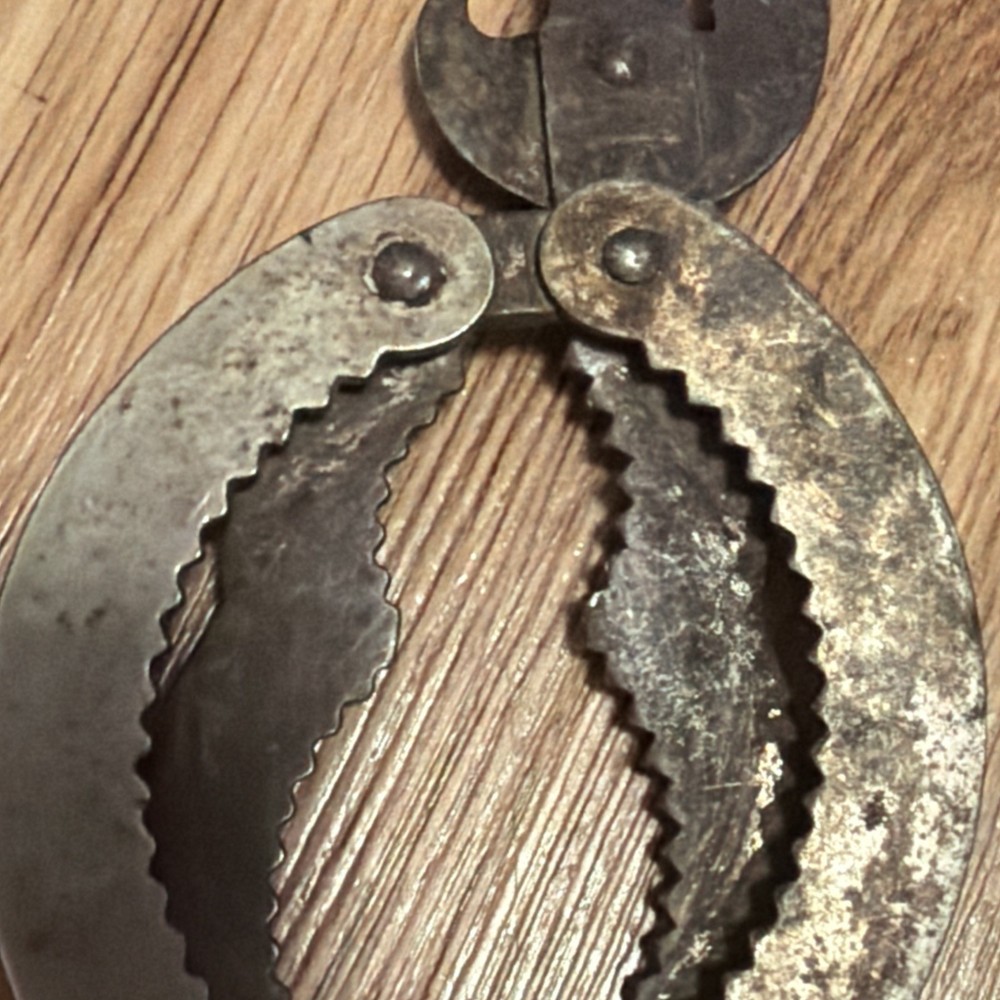 Vintage Kitchen Tool Unique Hand Held Manual Multiple Size Jar & Can Opener