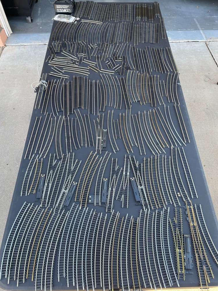 197 Piece HO Scale Train Track