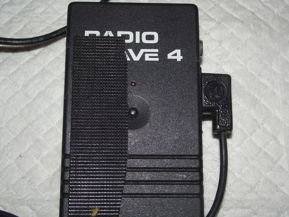 QUANTUM RADIO SLAVE 4 TRANSMITTER FREQUENCY C, WITH PC CORD
