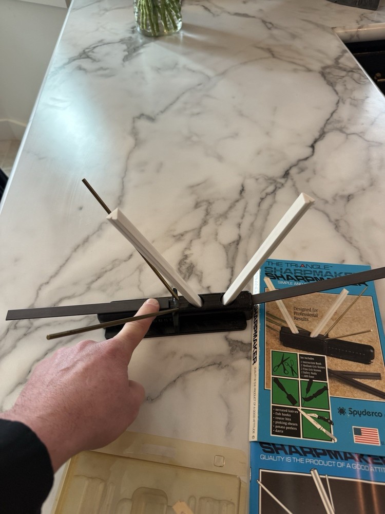 Vintage Spyderco Sharpmaker Sharpener