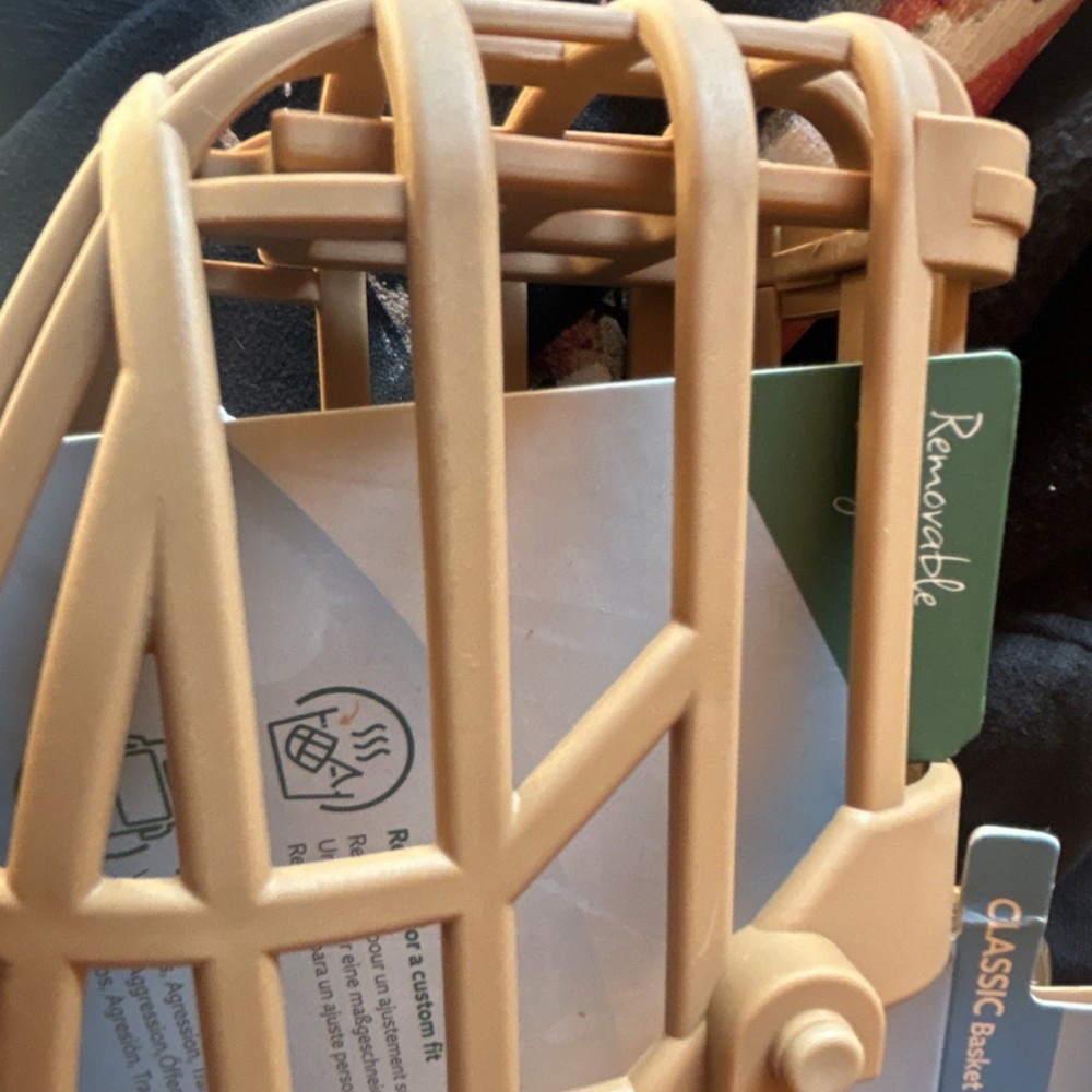 Baskerville Classic Basket Muzzle Size 9 Plastic Nylon Removable Strap