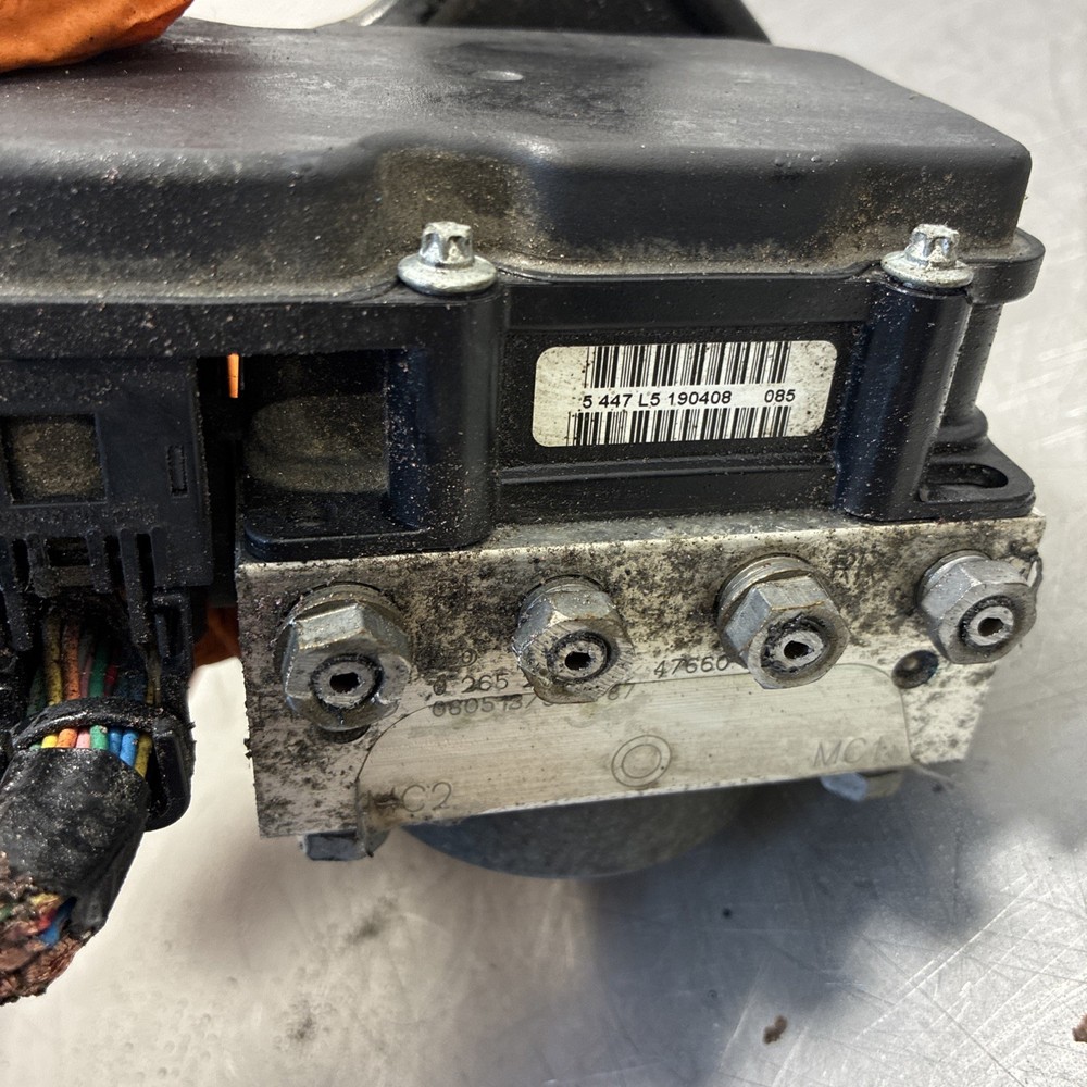 NISSAN NOTE 1.4 PETROL ABS CONTROL MODULE 476609U100