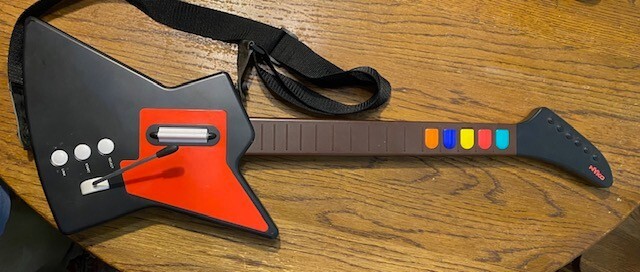 NYKO FRONT MAN GUITAR