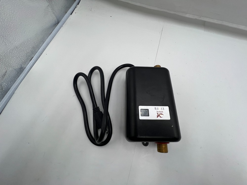 XINYE XY-FB Thermostatic Water Heater AC 110V 50-60Hz 3000W 0.04-1.2 MPa