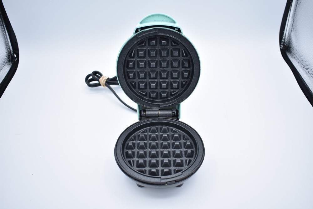 Dash Mini Waffle Maker Model DMW001AQ Aqua Green
