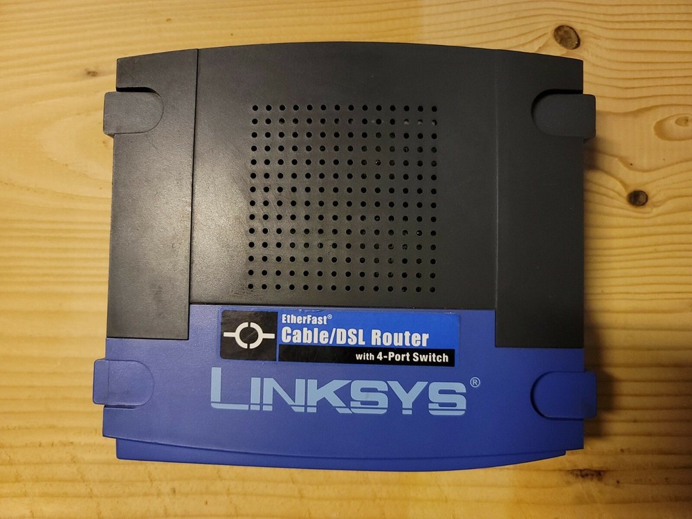 LINKSYS EtherFast Cable DSL Firewall Router 4 Port VPN Endpoint Internet BEFSR41