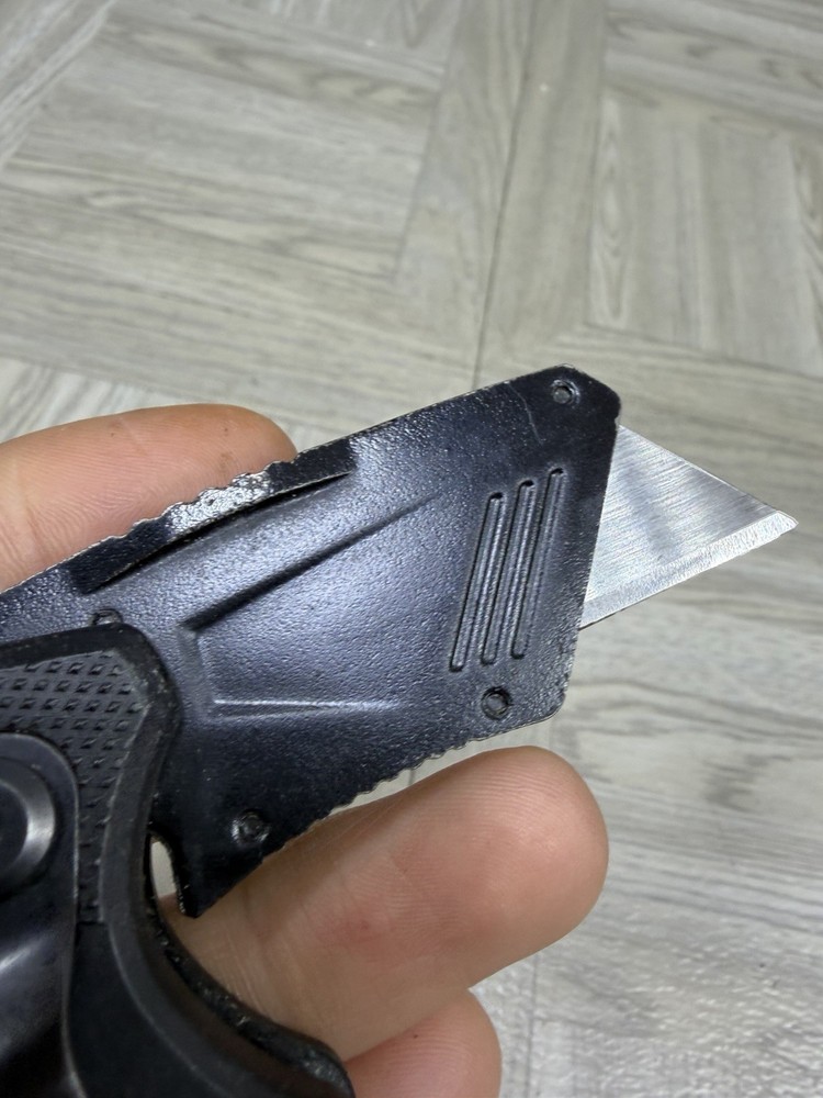 Kobalt Tools Folding Box Knife Black Box Cutter Sharp