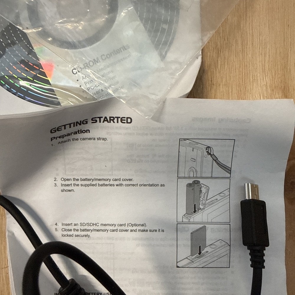 Hitachi HDC-570AS Digital Camera 5MP, Silver Please Read