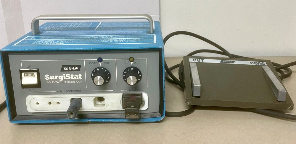 Valleylab SurgiStat Solid State Electrosurgery Unit w/ Footswitch