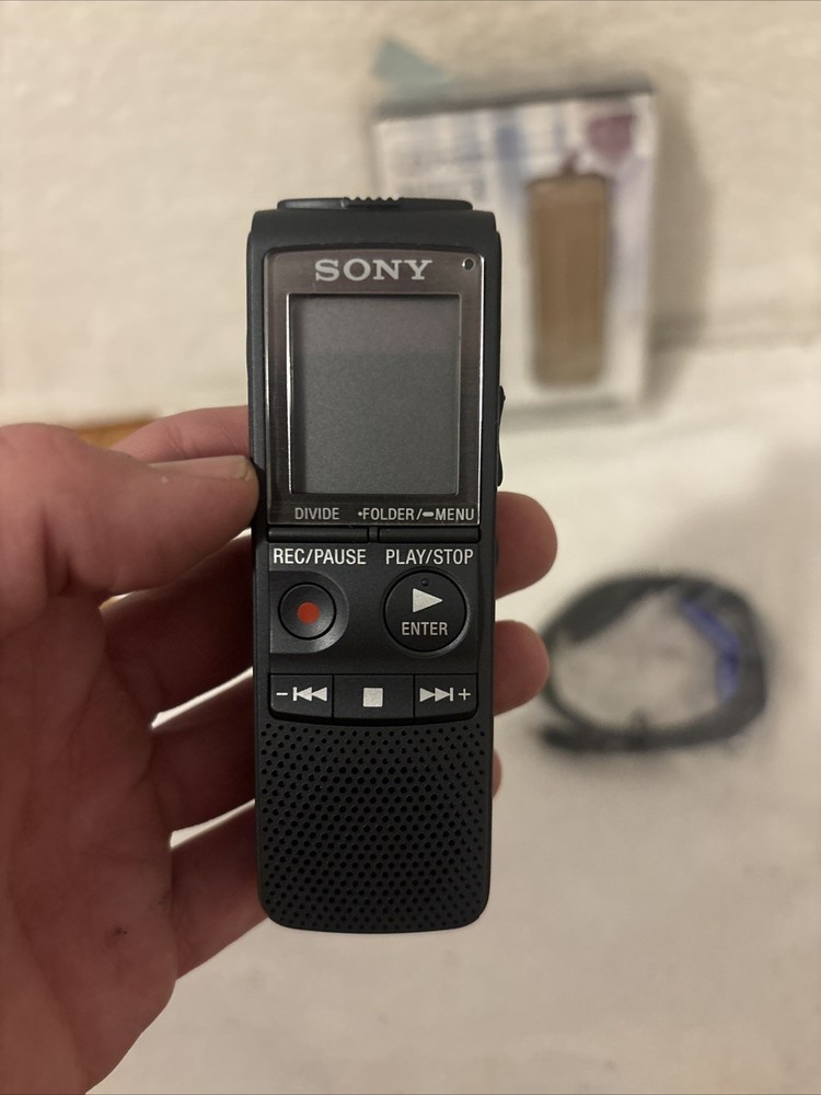 Digital Voice Recorder ICD-PX820 WORKS!