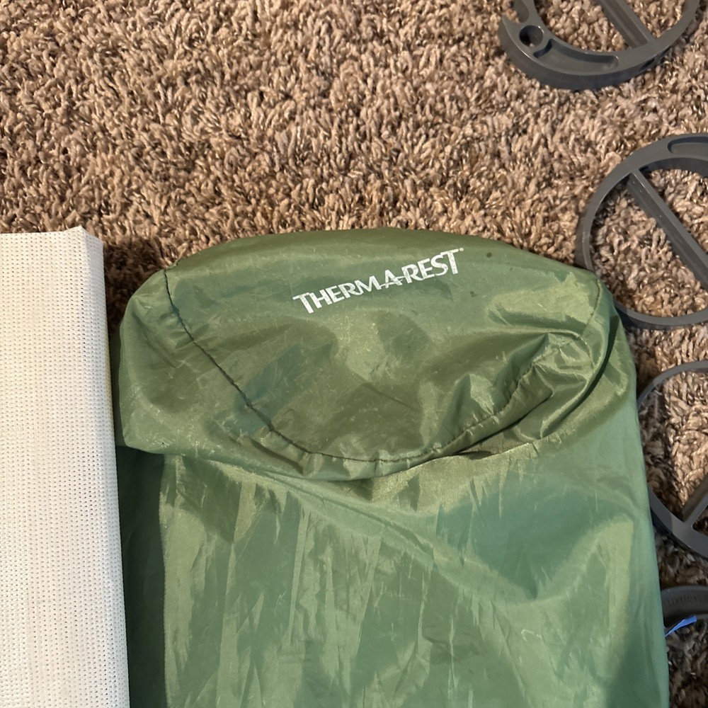 Therm-a-Rest LuxuryLite Mesh Cot Ultralight Camping Cot Compact Backpacking Bed