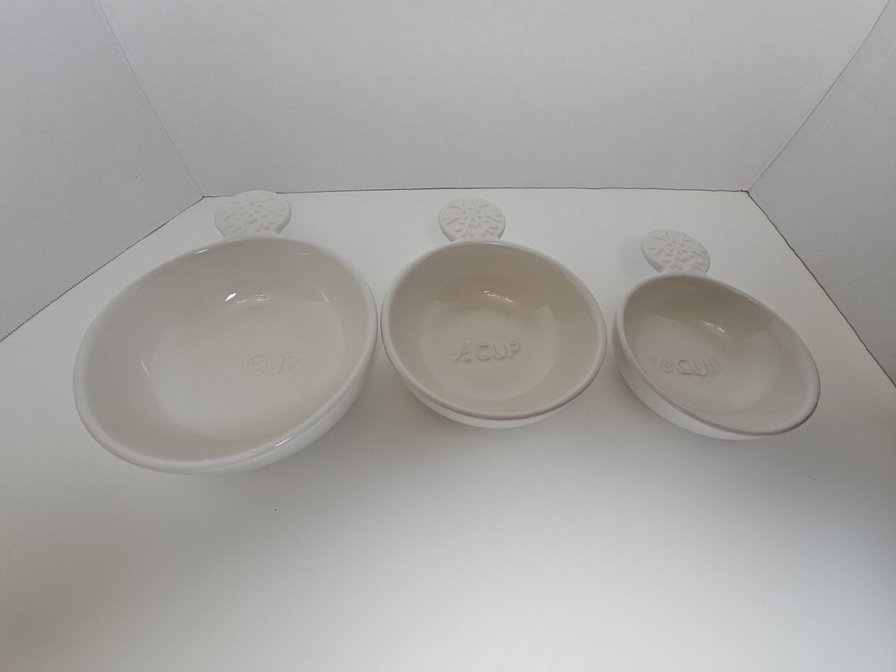 Hallmark Snowflake Nesting Ceramic Measuring Cups Set Of 3