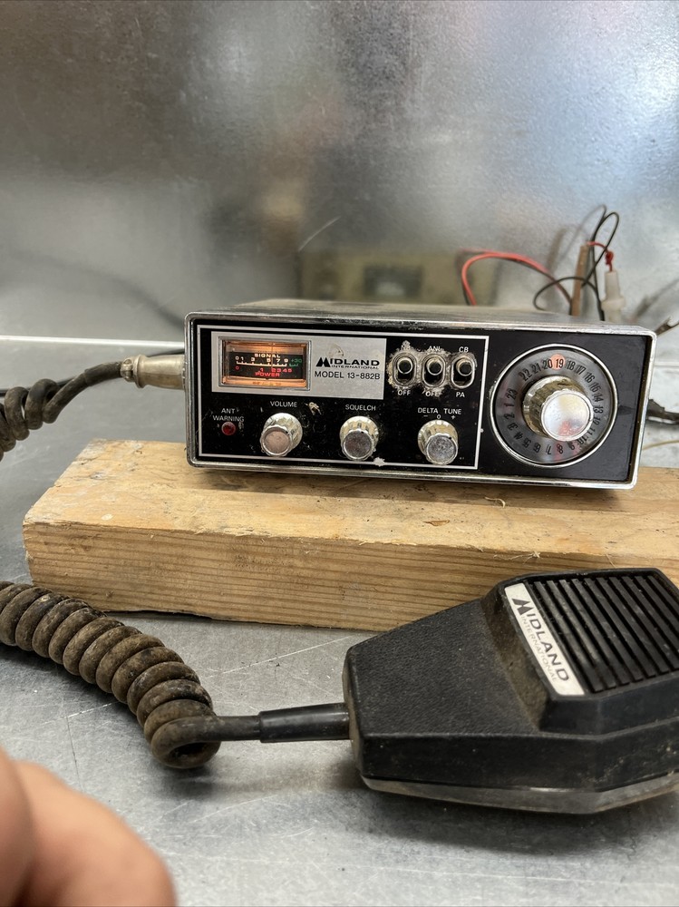 Midland Model 13-882B CB Radio