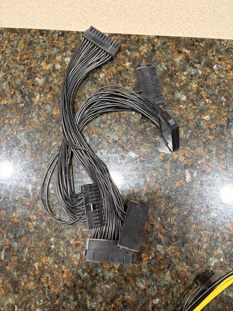 Lot Cryptocurrency GPU Risers + Adapters