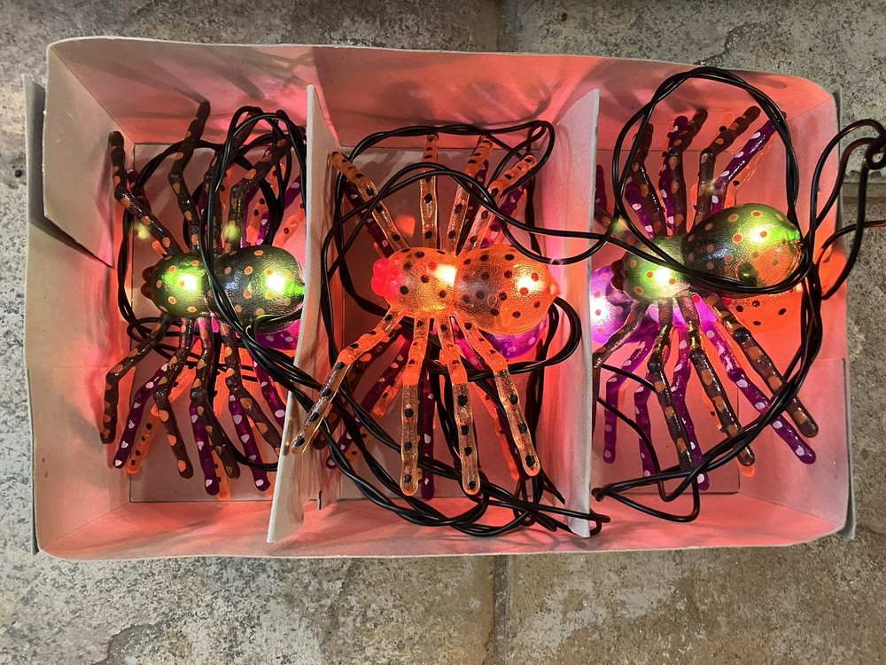 Halloween Alley 2006 String 10 Spider Lights 9’