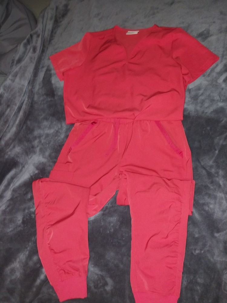 Small scrub set womens