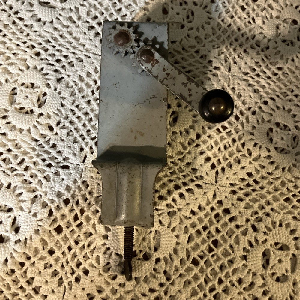 Vintage Counter Top Pasta Roller