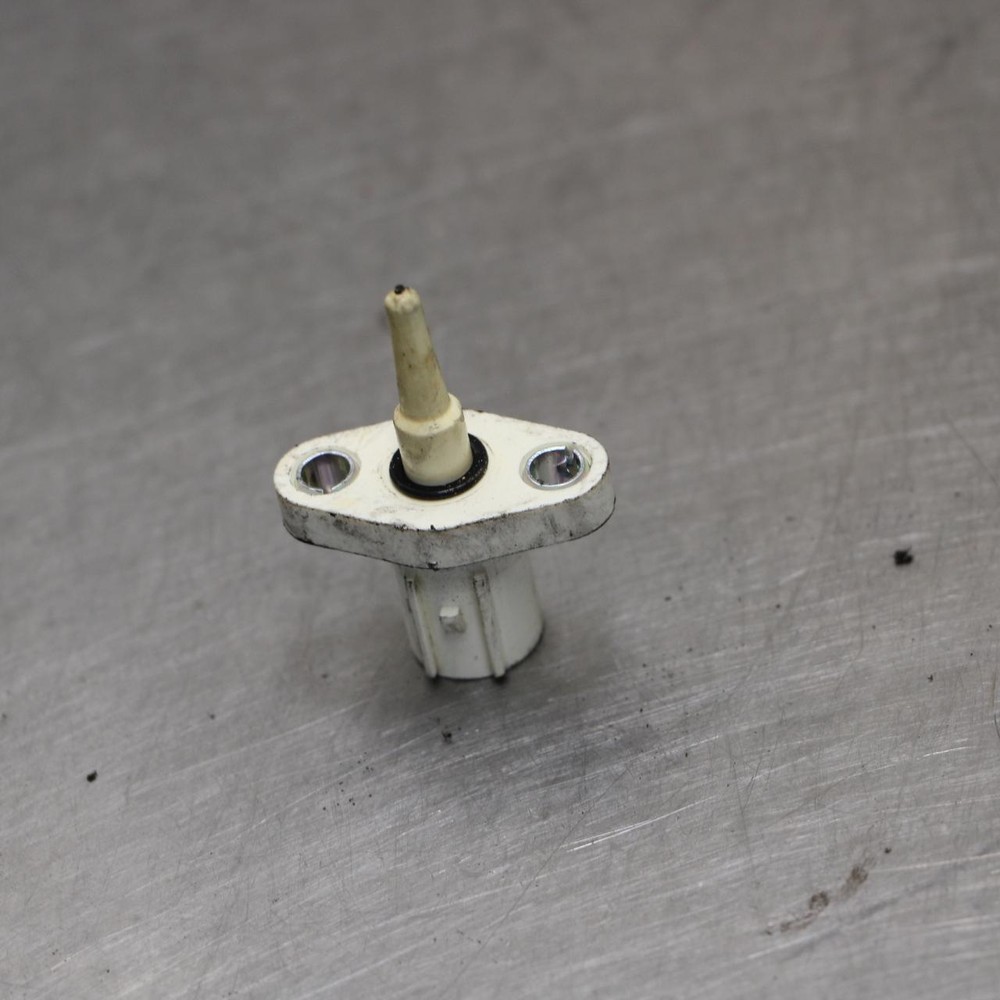 Honda CBR 600RR 2007 2008 Air Temperature Temp Sensor