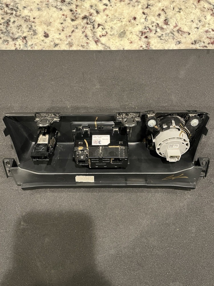 💎 2024 Nissan Rogue Front Console Panel w/Charger Cigarette Lighter Button OEM