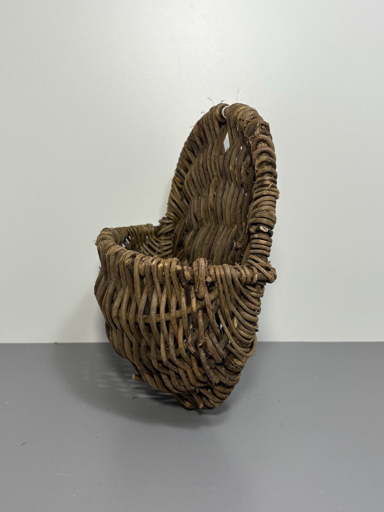 Woven Wicker Flat Back Hanging Basket Wall Pocket