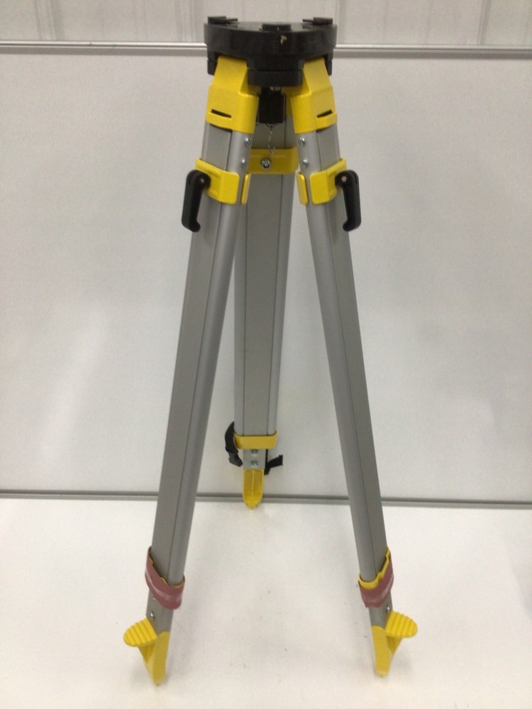 Leica Ctp-104 Tripod, Medium Duty, Flat Head Style
