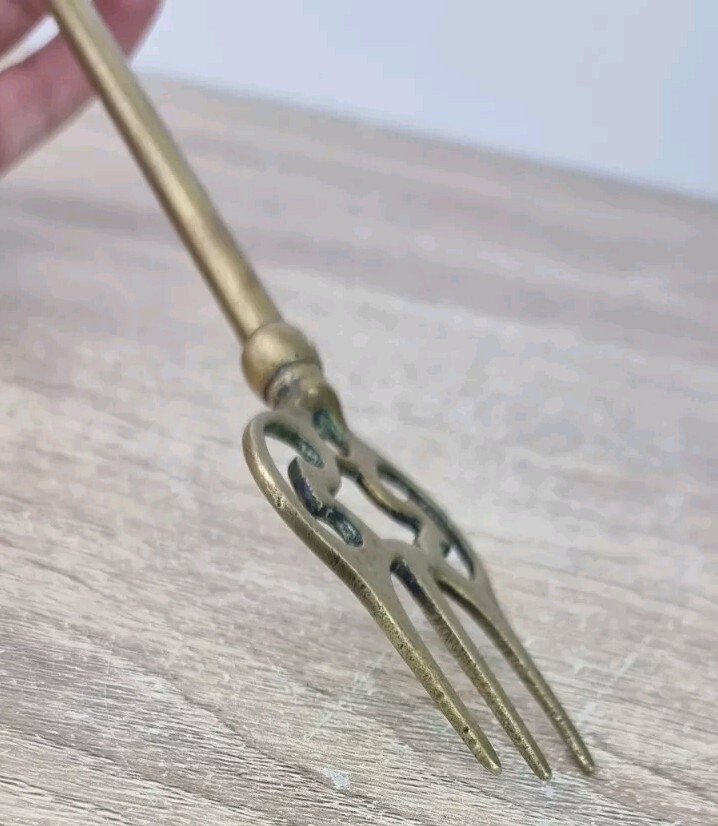 Vintage Brass Fire Side Toasting Fork Ship On Handle