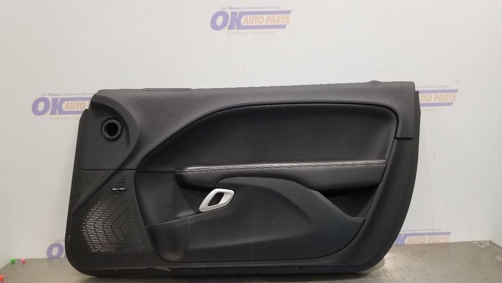 16 DODGE CHALLENGER SRT INTERIOR DOOR TRIM PANEL RIGHT PASSENGER BLACK