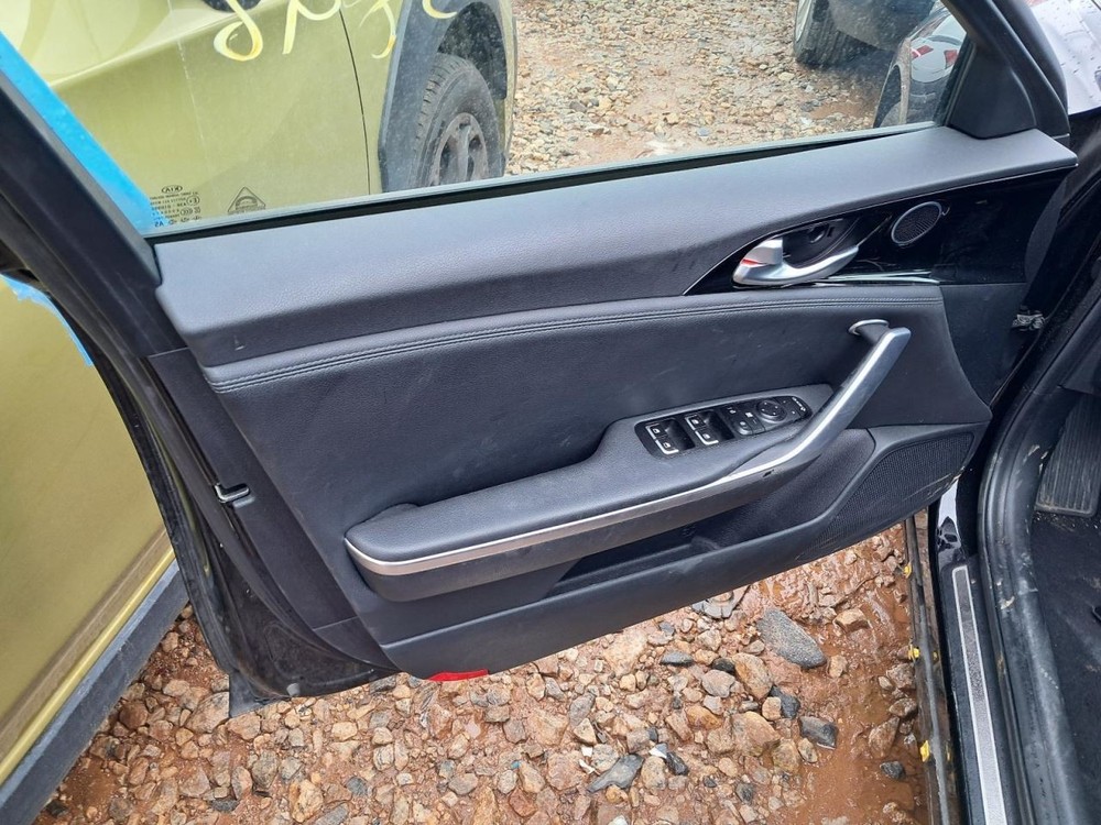 STINGER 2018 Glove Box 4845869