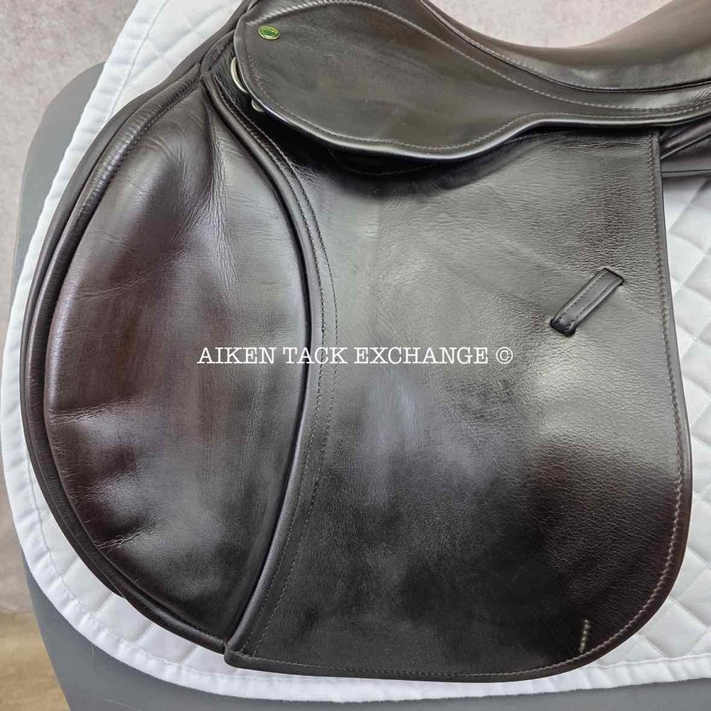 2017 County Solution Jump Saddle, 17.5" Seat, Narrow Tree (Read Description)