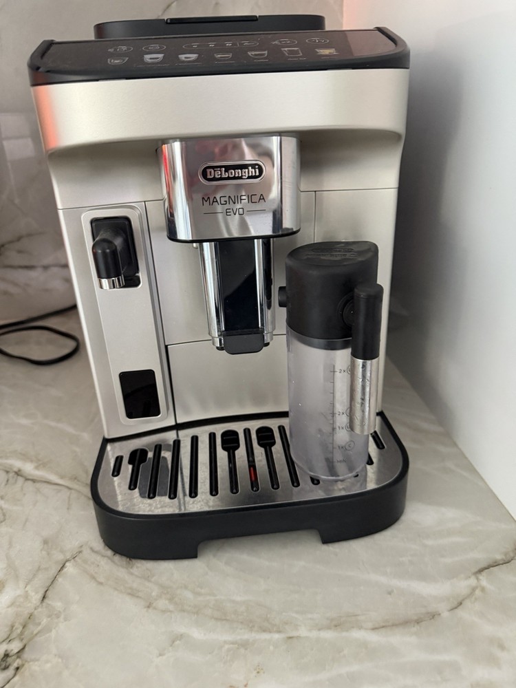 Magnifica Evo ECAM29084SB Fully Automatic Espresso Machine