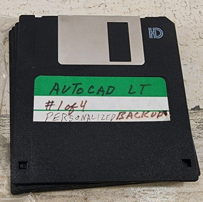 Lot of 18 3.5" Computer Disk