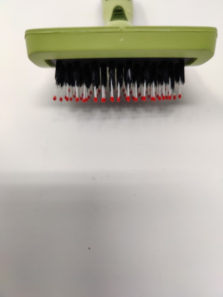 Safari Soft Slicker Brush