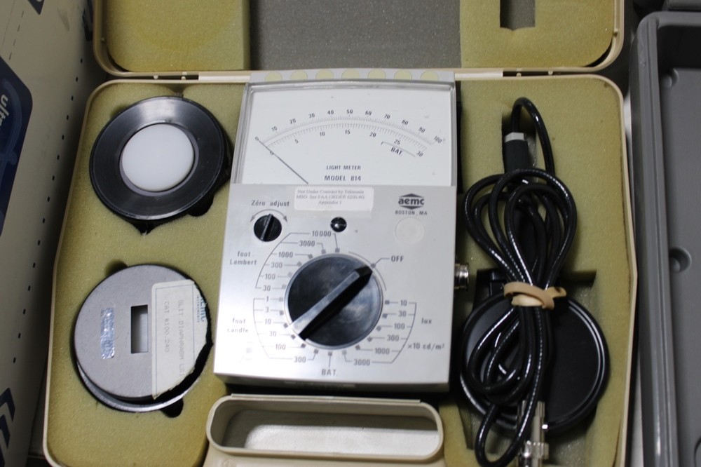 AEMC 814 LIGHT METER AND SENSOR CASE KIT TEST EQUIPMENT