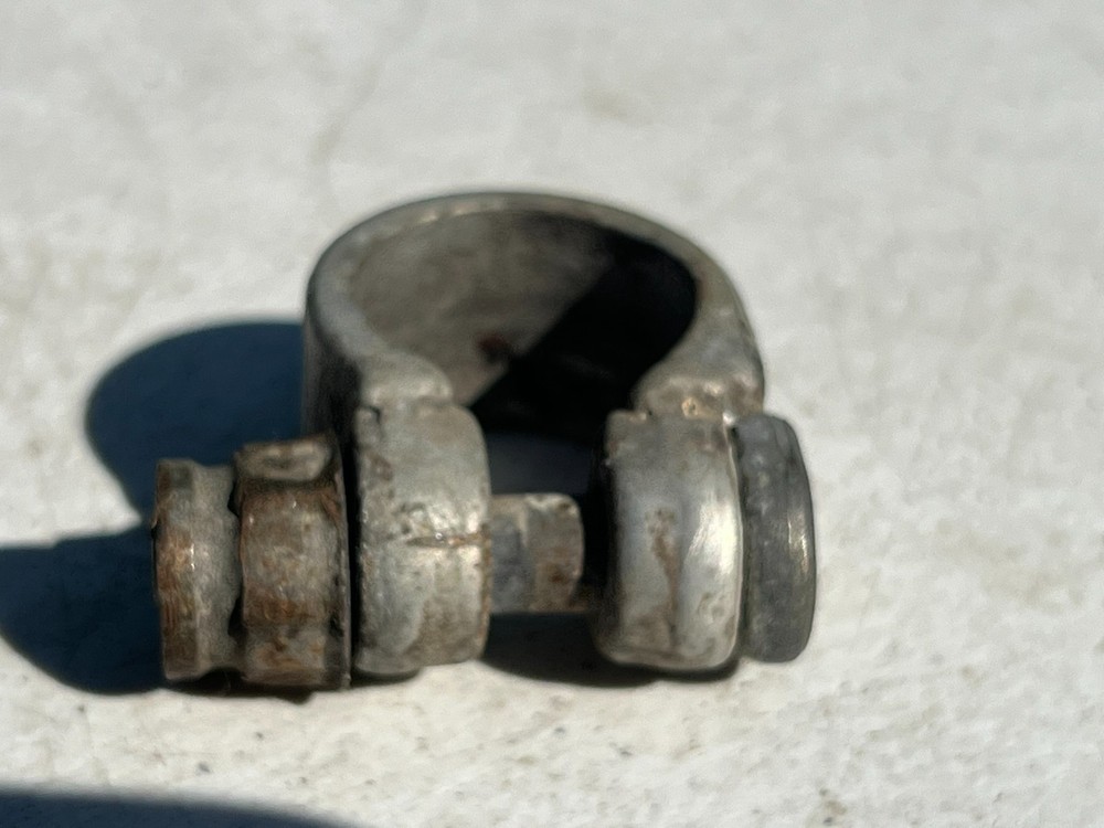 VINTAGE SCHWINN 'AS' SCRIPT SEAT POST CLAMP