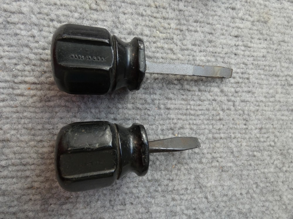 PAIR USA SNAP ON STUBBY SCREWDRIVERS