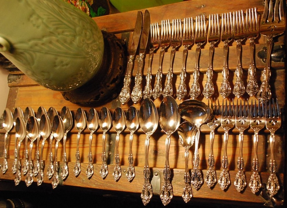 ONEIDA MICHAELANGELO 36 PIECE SET Stainless Steel Flatware Heirloom CUBE Exc.