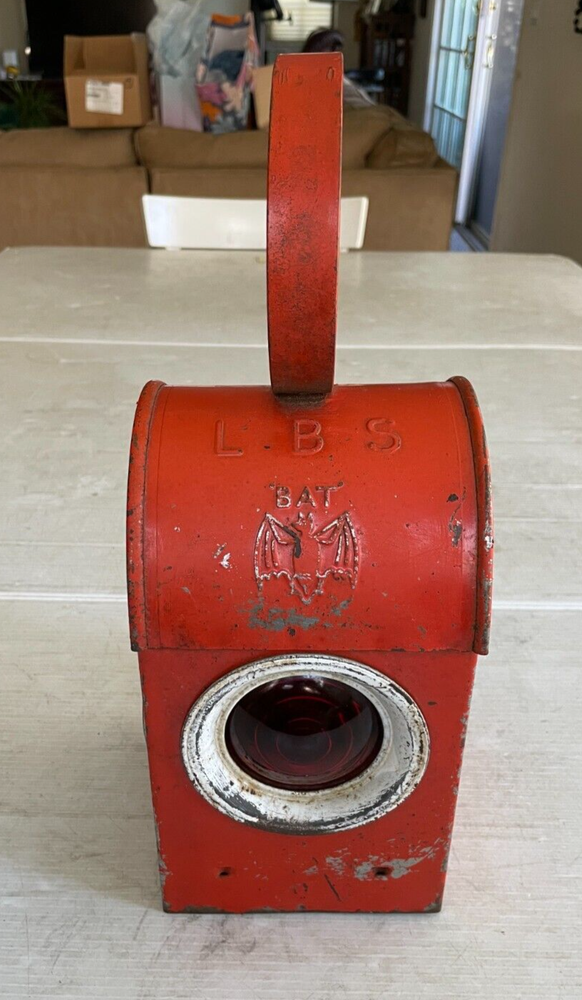 VINTAGE BATCHLEE "LBS BAT" BRITISH ROADWORKS SAFETY PARAFFIN LANTERN